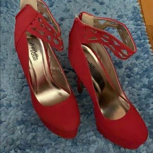 Red, strapped pumps